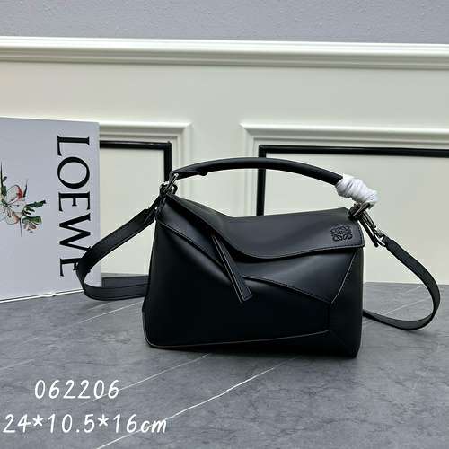Picture of Loewe Lady Handbags _SKUfw156049903fw